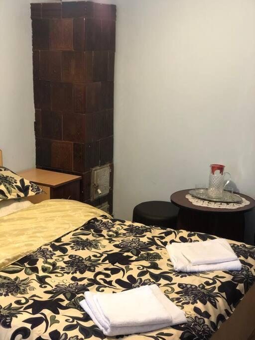 Casuta Bunicilor Isverna Hotel Luaran gambar
